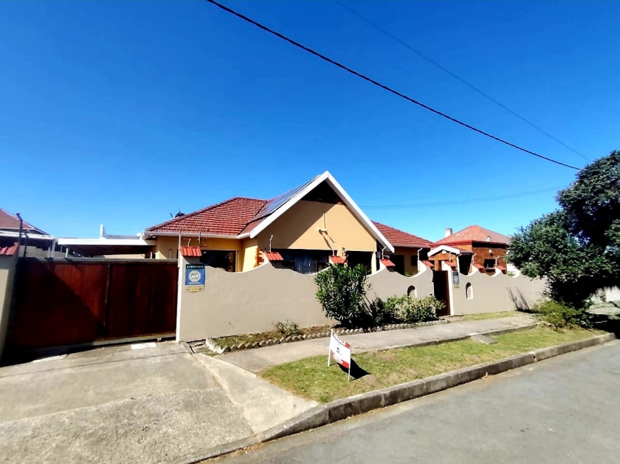 6 Bedroom Property for Sale in Baysville Eastern Cape